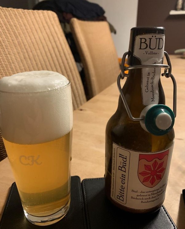 Helles im Glas