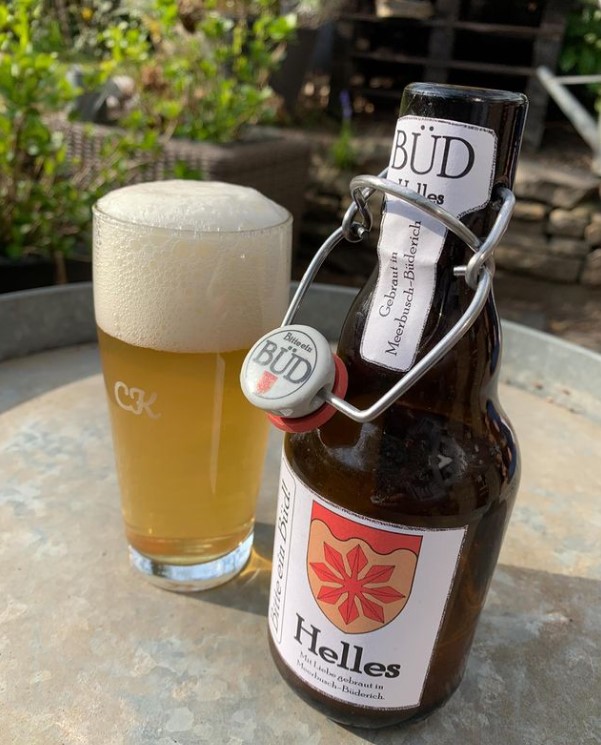 Helles im Glas